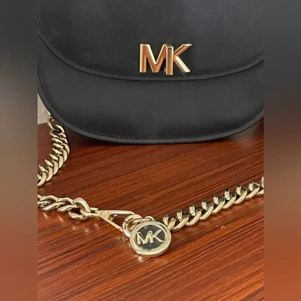 MICHAEL KORS - Black Fanny Pack Belt Bag Purse